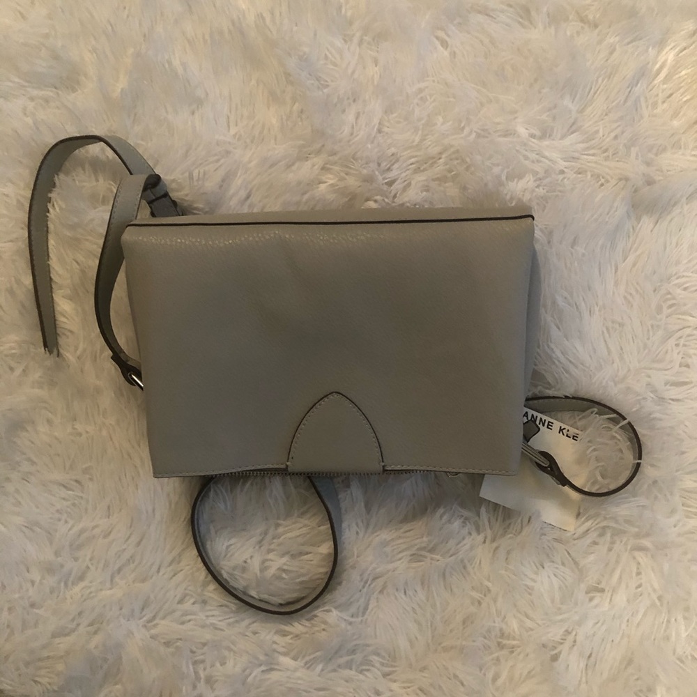 Lovely Anne Klein Maya triple xbody bag. - Picture 2 of 8